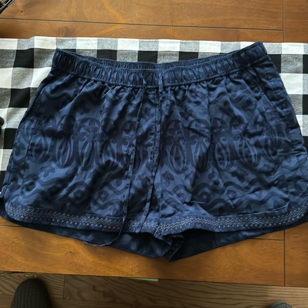 Vineyard Vines shorts